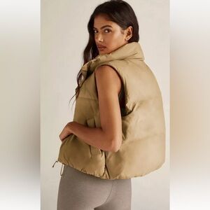 Women's BEYOND YOGA NWT Pillow Puffer Vest in Travertine Down Filled-Gold-Large